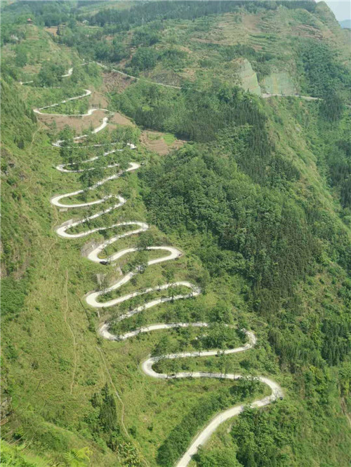 夏游貴州·山水秘境｜24道拐，晴隆最美旅游路