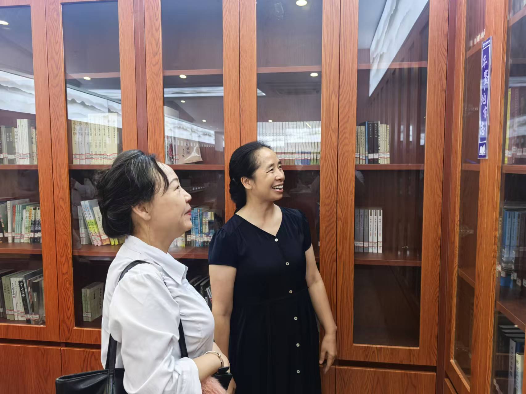 3.實(shí)地了解合建方志館(張彥 攝).jpg